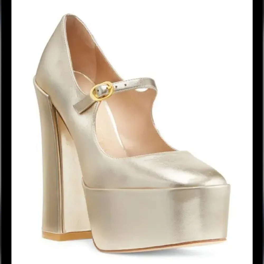 Stuart Weitzman spain adjustable textile